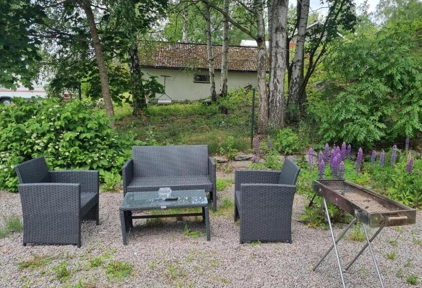 Moonlight   Trevlig Källarlägenhet