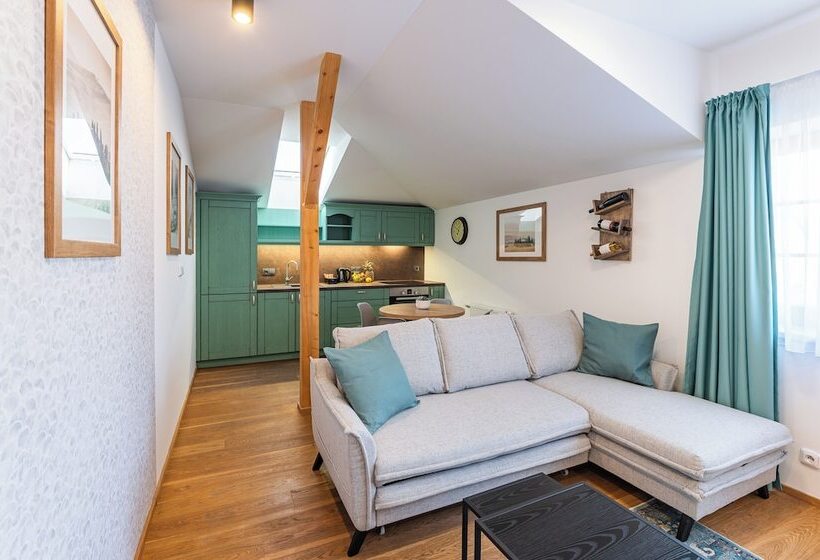 פנסיון Restovna