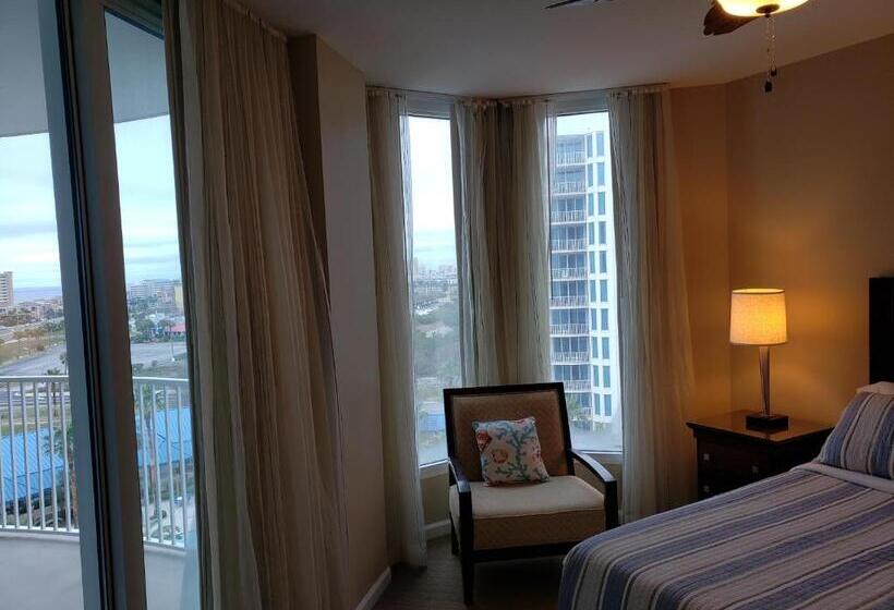1815 A Slice Of Heaven Destin   Pool & Ocean View