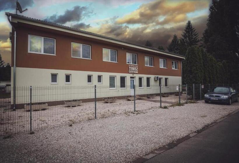 تختخواب و صبحانه Tenisz Panzió   Baja