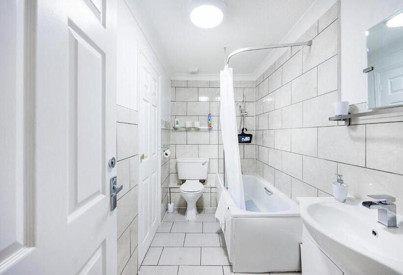 Lovely 2 Bd Hse With Parking Near Excel