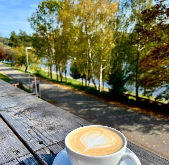 פנסיון Penzion U Přehrady