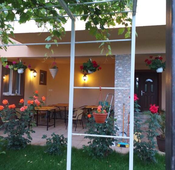 پانسیون Vila Mercury Mamaia Nord