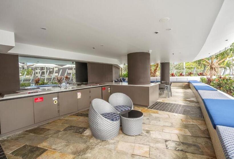 Rhapsody Surfers Paradise Beachfront Sleeps 6   Optimise Bnb