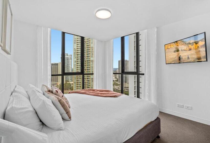 Rhapsody Surfers Paradise Beachfront Sleeps 6   Optimise Bnb