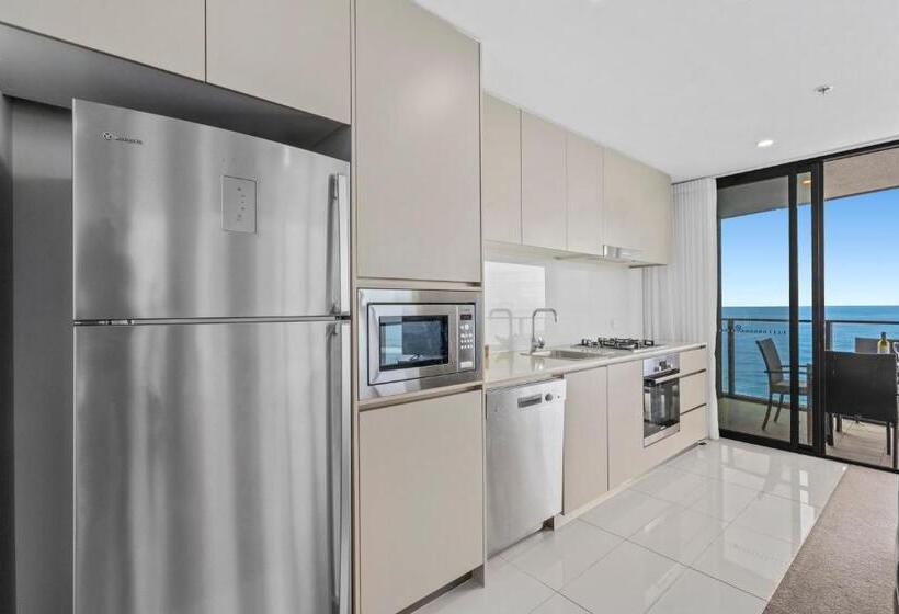 Rhapsody Surfers Paradise Beachfront Sleeps 6   Optimise Bnb