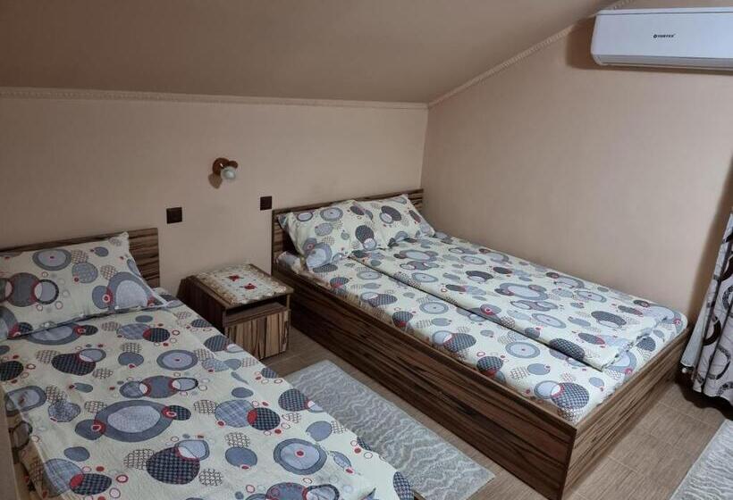 פנסיון Casa Paula