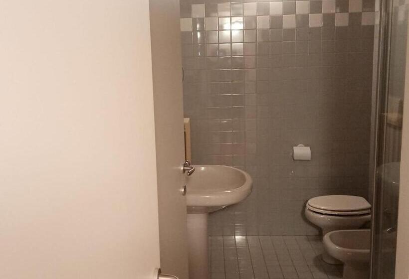 P&p Room Seventy Seventh Apartment