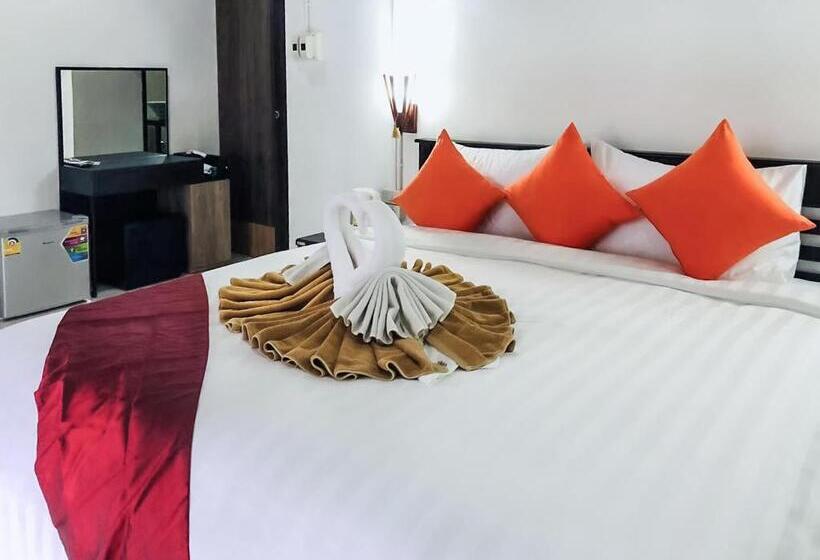 استراحتگاه Chareena Beachside