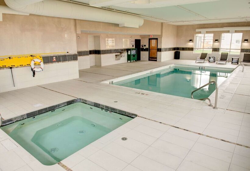 هتل Hampton Inn & Suites By Hilton Regina East Gate