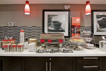 هتل Hampton Inn & Suites By Hilton Toronto Markham