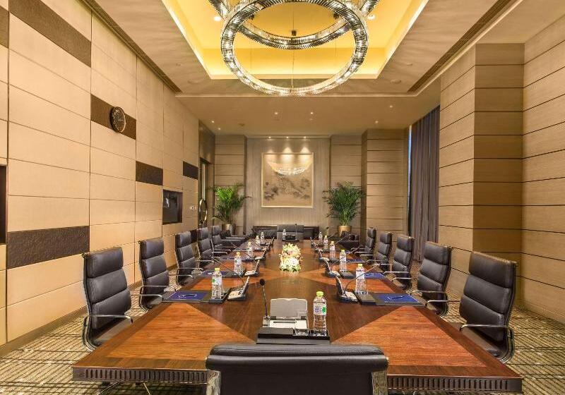 هتل Hilton Changzhou