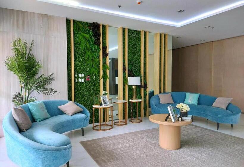 Lovely 2  Br Condo
