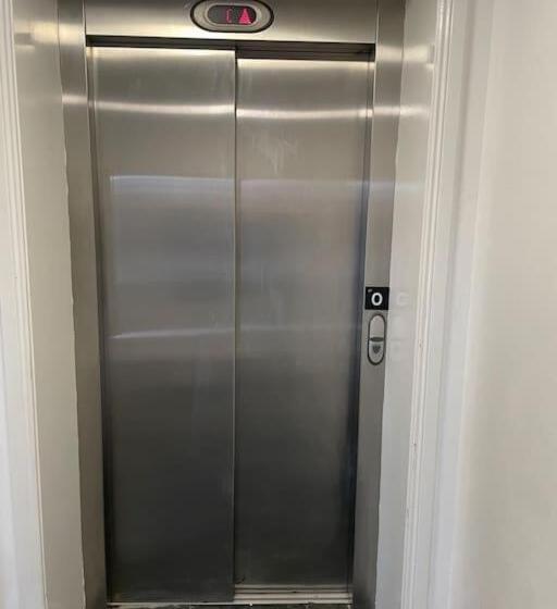 Lux Waterfront 2 Bed Apt, V&a 10min Walk, St Andrew S Golf 25min Drive