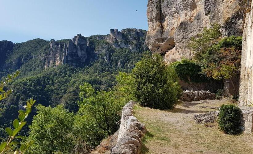 ペンション Le Mas Rolland   Piscine & Spa   Millau Gorges Du Tarn