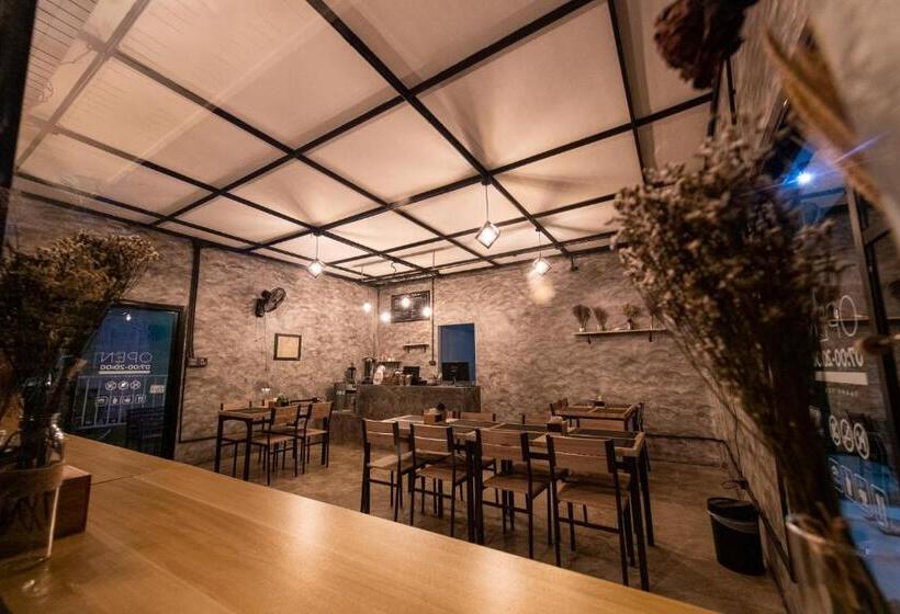 استراحتگاه บ้านสวนวารินทร์ รีสอร์ท