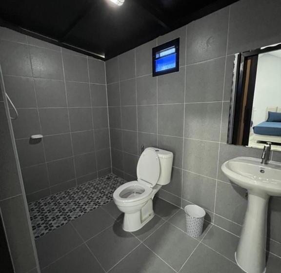 هاستل Chics Resort ชิคส์รีสอร์ท