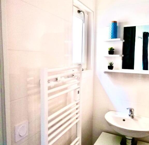 تختخواب و صبحانه Chambre Carnot