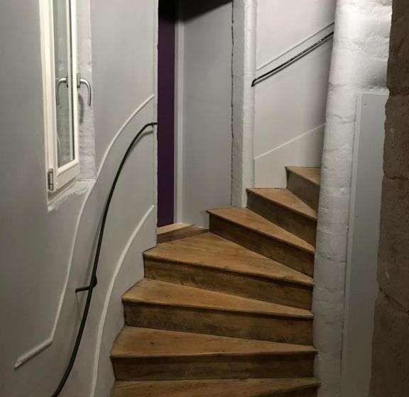 تختخواب و صبحانه Chambre Carnot