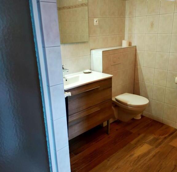 تختخواب و صبحانه Chambres Thirion