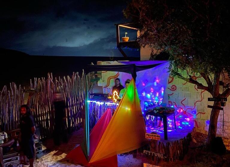 هاستل Canoa Roots Camping