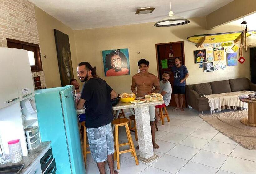 هاستل Canoa Roots Camping