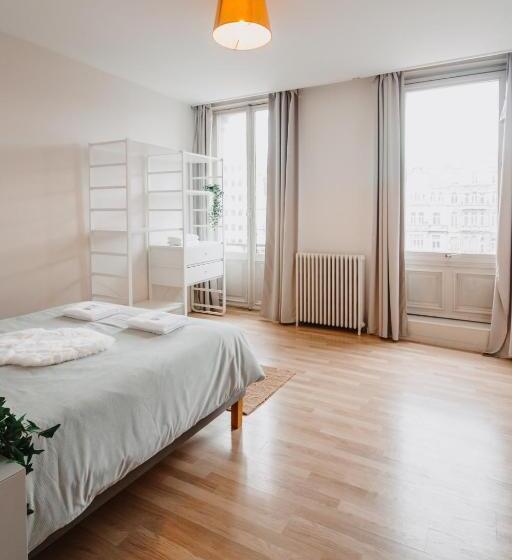 Central And Cozy In Brussels