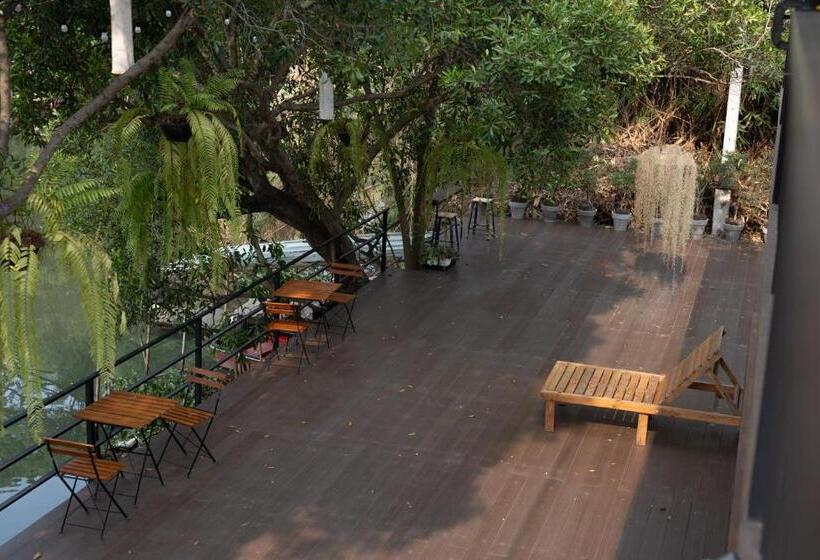 酒店 Banmai87 Guest House บ้านไม้87 เกสต์เฮ้าส์