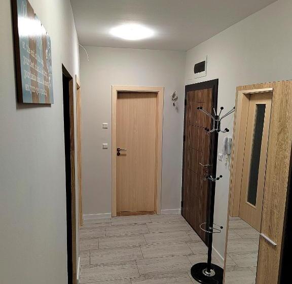 Apartment With Private Yard And Bbq