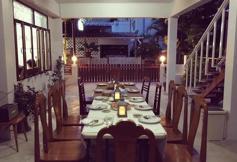 تختخواب و صبحانه Banya Bnb ที่พักบ้านย่าบีแอนด์บี เมืองประจวบฯ