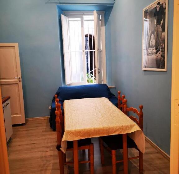 تختخواب و صبحانه Casa Cupiello Via Chiaia   Casa Vacanze Ad Uso Esclusivo