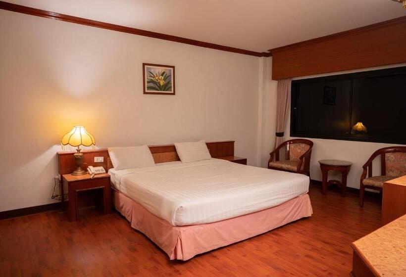 Hotel โรงแรม เพนท์เฮ้าส์ รีสอร์ท เบตง