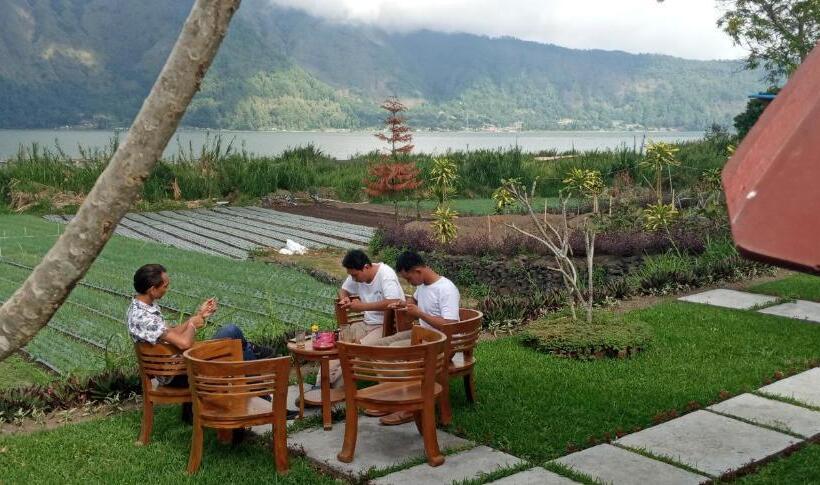 펜션 Lakeside Log Cabins