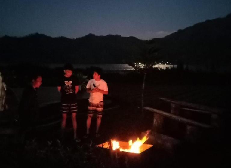 펜션 Lakeside Log Cabins