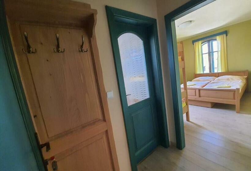 膳宿费 Na Kopečku Ad 1795   Penzion S Wellness, Restaurací Vniřní I Venkovní V Zahradě