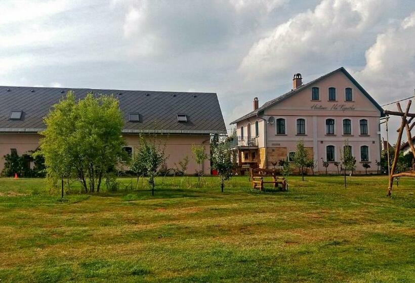 膳宿费 Na Kopečku Ad 1795   Penzion S Wellness, Restaurací Vniřní I Venkovní V Zahradě