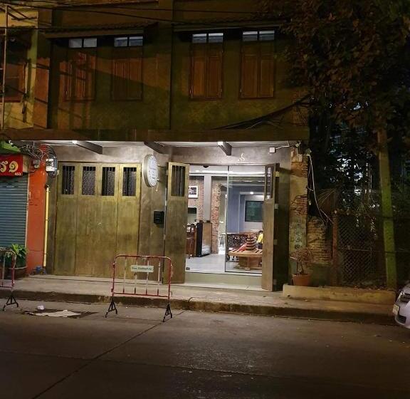 تختخواب و صبحانه Baan Wualamphong บ้านวัวลำพอง