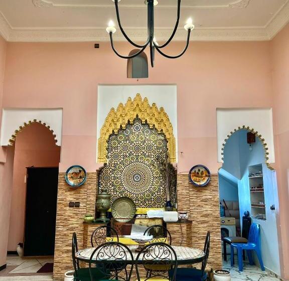 تختخواب و صبحانه Dar Bennis 2