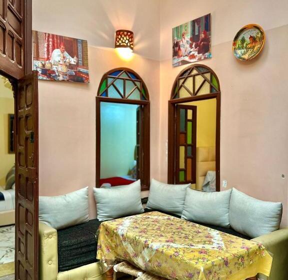 تختخواب و صبحانه Dar Bennis 2