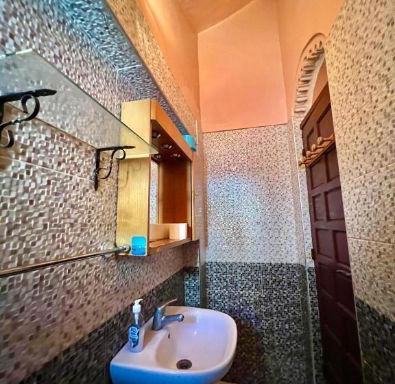 تختخواب و صبحانه Dar Bennis 2