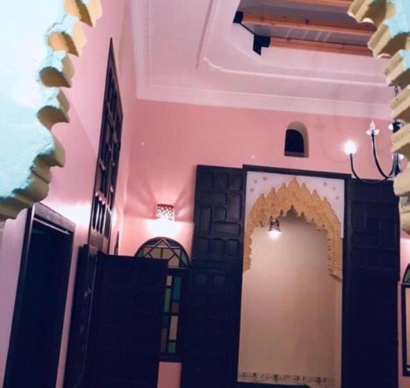 تختخواب و صبحانه Dar Bennis 2