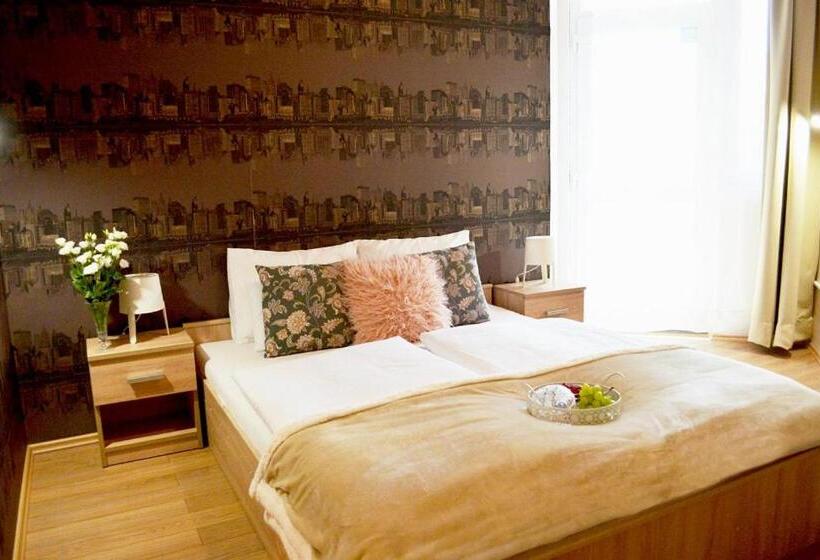 تختخواب و صبحانه Gyula Wellness Villa