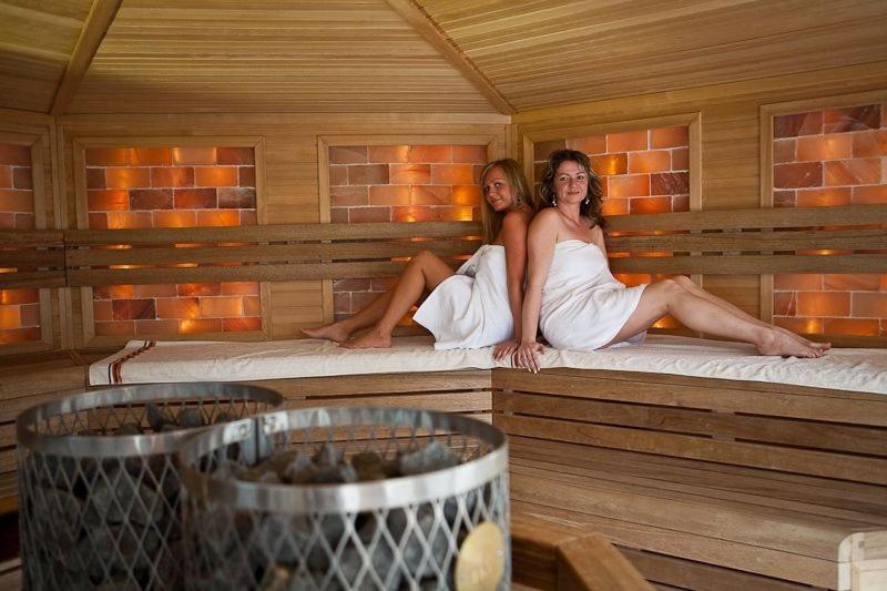 تختخواب و صبحانه Gyula Wellness Villa