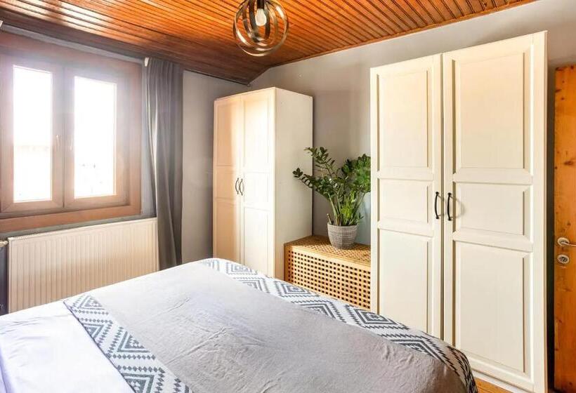 Cosy Roof Flat On 5th Floor With Bosphorus View