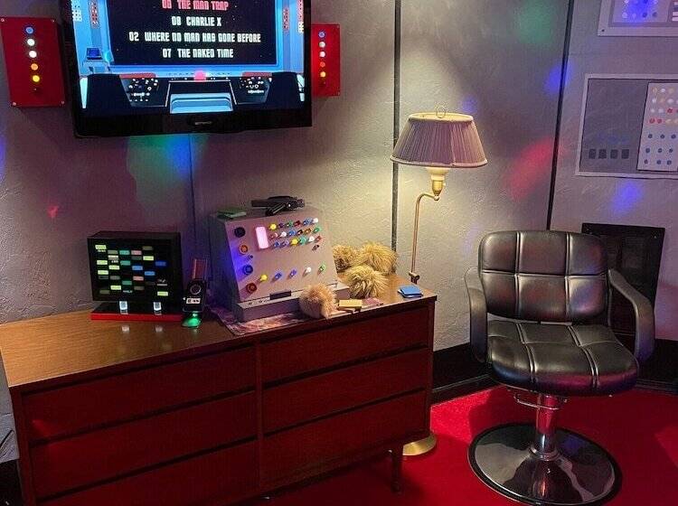 בית מלון כפרי The Star Trek   Uss Enterprise Room At The Itty Bitty Inn