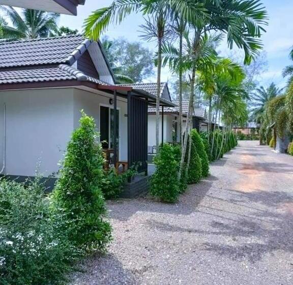 Lung Pod 9 Resort