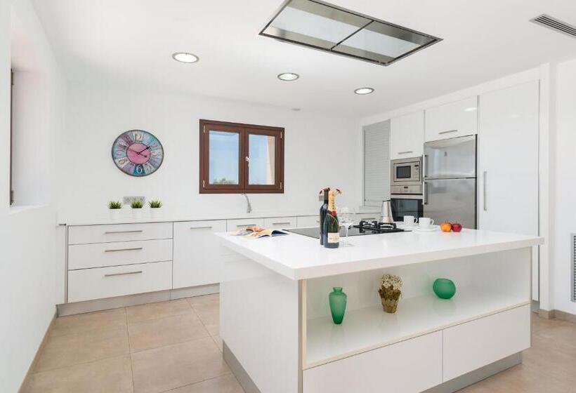 New! Villa Calonge