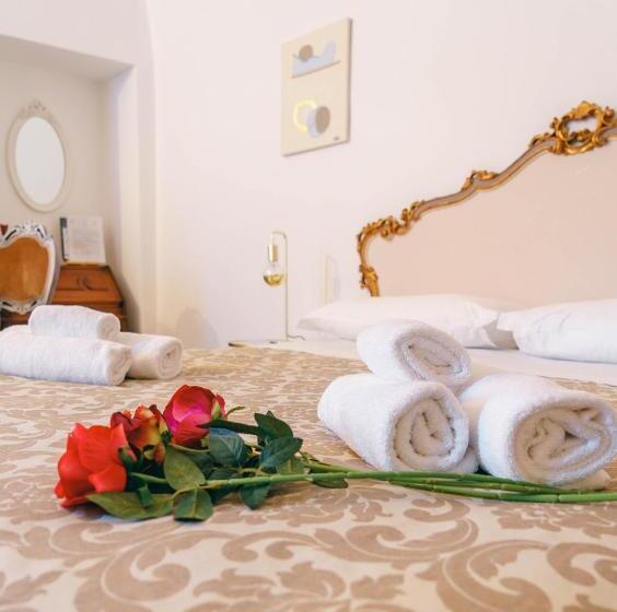 پانسیون Corte Pietrantica Charming Rooms & Suites