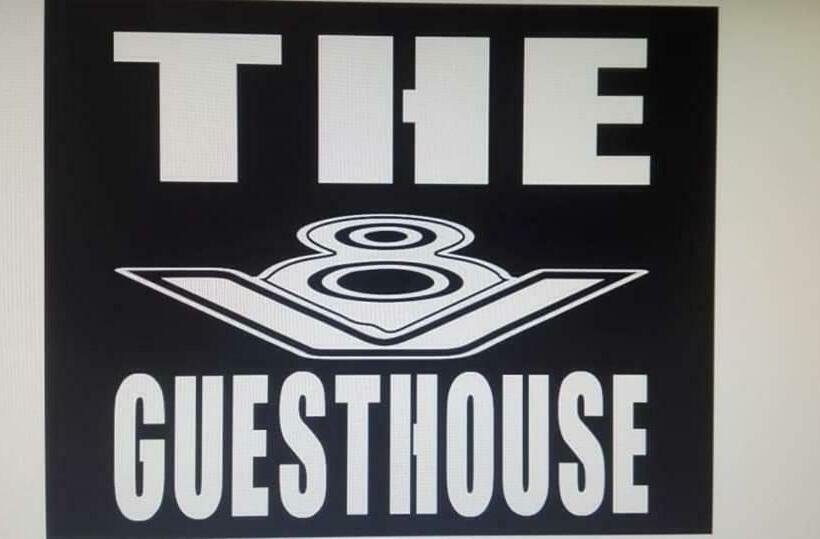 פנסיון The V8 Guest House