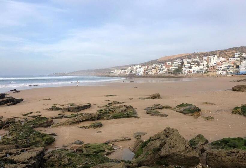 فندق صغير Surf & Skate